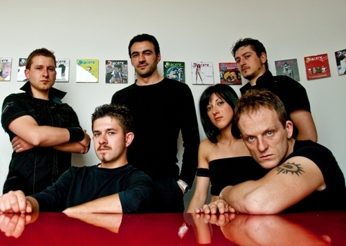 auslanderband's profile picture. 