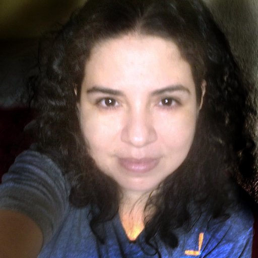 Hola, soy una persona que aprecia la amistad. Mi único interés es seguir siempre hacia adelante, perseverar y triunfar, según lo que apruebe mi inteligencia...
