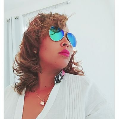 hrosiene's profile picture. Desapegando de velhos costumes, abrindo a mente para novas experiências