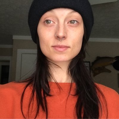 ShaylaLangford's profile picture. Be Weird.