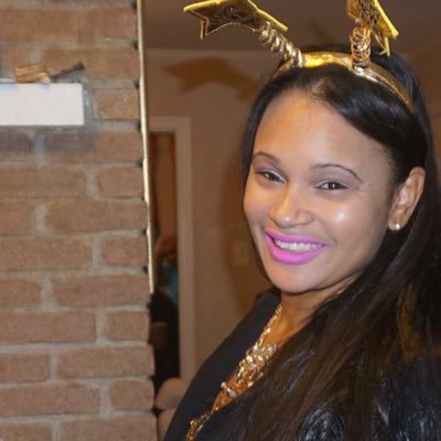 strong, out going, loving, pasionate woman.. In love witn my Family, life and my Husband. very Greatful to My Lord for all he has done in my life.!!!
