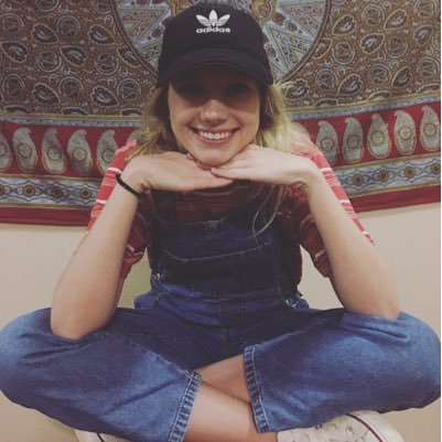 KayleeCarr_'s profile picture. I'm a work in progress // this account serves all school related purposes -- just a kid tryin' real hard to adult 📚🙇🏼