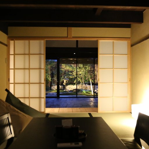 京都の町家一棟貸切の宿です。現在町家の数は京都市内に29棟。滞在型コンドミニアム1軒6室。Special Kyoto Machiya accomodations are waiting for you.