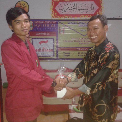 Pembelajar Seumur Hidup Merindukan INDRAMAYU Maju dan Mulia
#Ketua Umum PC IMM Ciputat Periode 2013/2014
#Ketua Umum PERMAI-AYU DKI Jakarta Periode 2012/2013