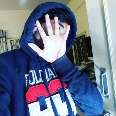 iamanaghh's profile picture. blol.