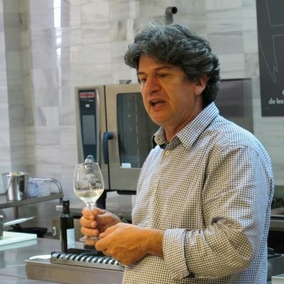 jaume40's profile picture. Si dius que no se cantar, ja n'apendré algún dia, que el mestre que a mi m'ensenyà, quant començà no en sabia