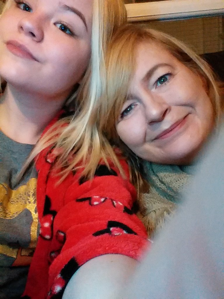 anitahargreave2's profile picture. Coventry girl, lost site 2 years, have osteoporosis broken bones everywhere. Back to comping x. Also have Granddaughter, named Lillie.  Daughter, Tara & Liam ❤