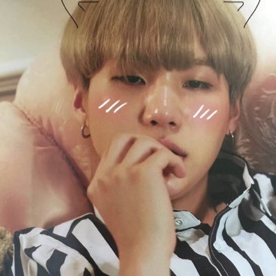 Follow me to gain kpop fan mutuals! 👀