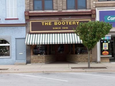 #thebootery offers a wide selection of #footwear from #sandals to #walkingshoes to #workboots and #Cowboyboots. Also #CowboyHat's, #wallets, #purses,and #belts.