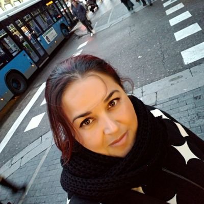 lahiponeja's profile picture. Terca que no se resigna a vivir como el promedio.