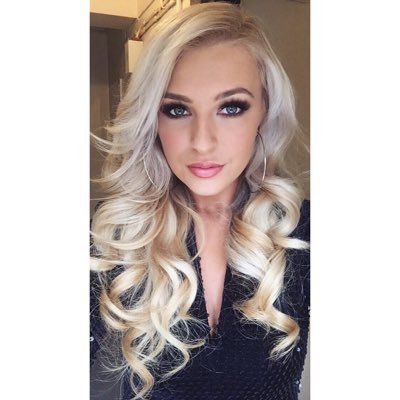 Professional Musician | Instagram @hollysbrewer | For bookings please visit https://t.co/k5eXR6Jbvs | Eurovision 'You Decide' 2017 contestant