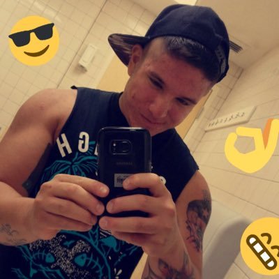 Palm Beach island grown, living in El Paso. serving in the military. Lacrosse player, soccer junkie, tattoo lover and metal head \m/ Snapchat: Monsieurhat777