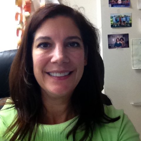 itibrout's profile picture. Mother, Wife, Teacher, Runner, Hell-Raiser.