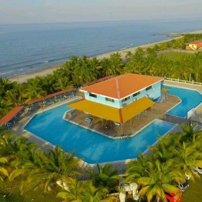 Viña Del Mar Omoa es un paraíso tropical frente al Mar Caribe, cuenta con Restaurante, Bar, Playa, Piscinas, Cancha Futbolito y Hotel.  Información al 3238-3896