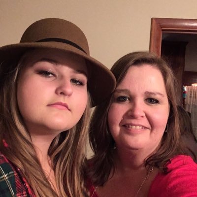 april_maynard12's profile picture. 