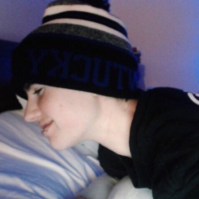 ittybittywalee's profile picture. This. Right here.. Is my, bio.| Oh tree with lights oh tree with lights| idk man I just want some pizza| I think I really want another..|♡