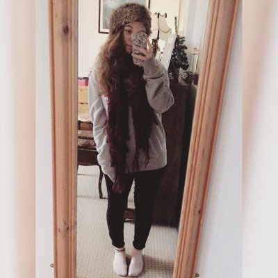 meg_teal's profile picture. absolute pacifist + absolute trash