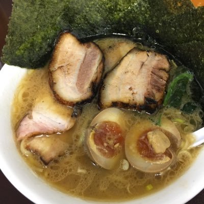 食べることが大好き！いつも美味しいもののことを考えてます。グルメではありません、食いしん坊なだけです。 メンタルが豆腐です。ブラコンだけど萌えないアラフォーです。アニメや漫画、小説、あらゆるエンタメが好きです。雑多垢です！いろーんなものをつぶやいていきます。オカルトとホラーが大好きです。