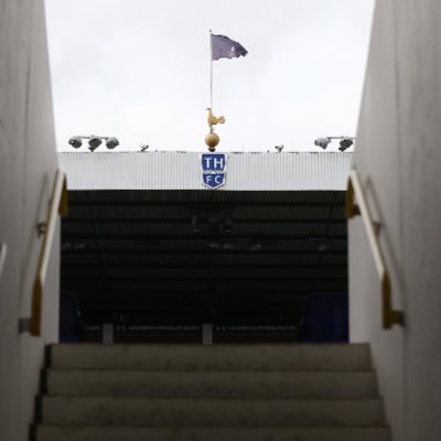 B1977W's profile picture. 