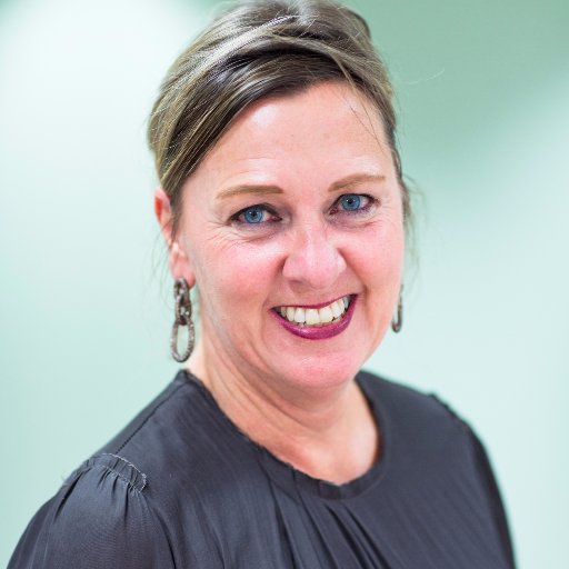 Ondernemer. Versterkende psychologe. On- en offline coachend op veerkracht. Ontvouwt jouw denkkracht. Schrijfster van Generatie V.