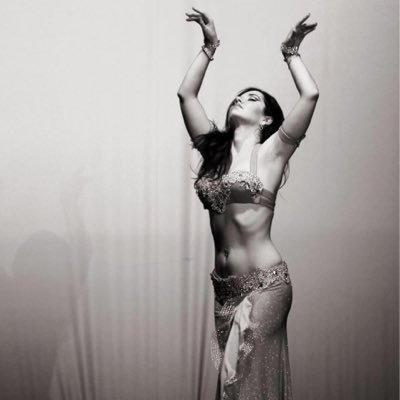 Oriental Dancer: lorenasaad@gmail.com