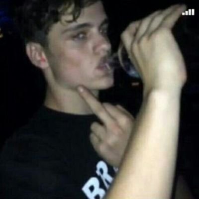 tweeting random pictures of martijn
➕✖
