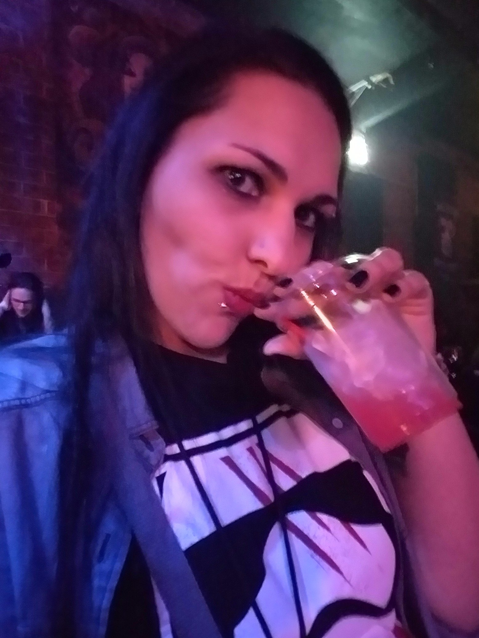 omgwheeMeegs's profile picture. o(≧∀≦)o
Easily amused, easily distracted, maybe a little lost, maybe needs more caffeine 💜🖤💚 Pretty good at pretending to know what I'm doing.