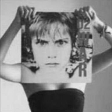 grainsdeCel's profile picture. fâcheuse tendance à rire de tout #twinsconnection  *********You're leaving me, rainbow girl*********