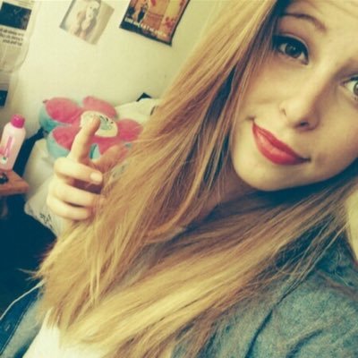 Lucieguiler's profile picture. 17y smile, funny girl, relax and love water