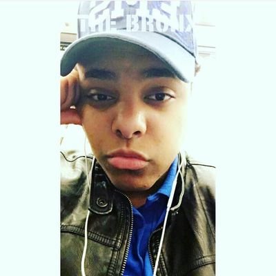 Im the most energetic (probably have some mental problems) 19 year old who just started a youtube channel... Lets see where this goes! YT |With Richie|