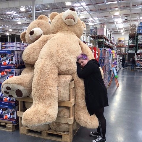 lyvaname's profile picture. "the only thing i know is this: i'm full of wounds and still standing on my feet"