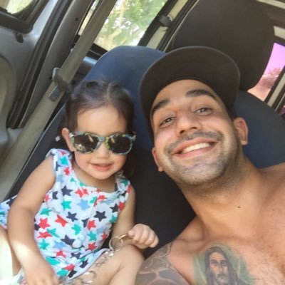 ezelarrazabal's profile picture. 