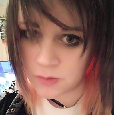 MacabrePrincess Is my effort to bring art that shows the beauty inside of horror. I enjoy expressing myself through art, while showing others my vision.