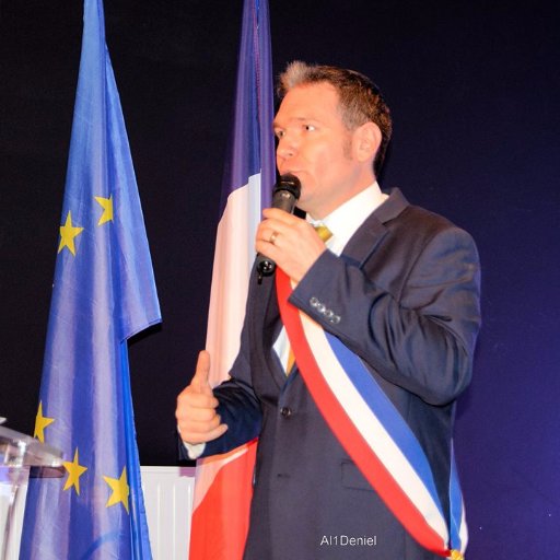 Maire de Vailly-sur-Aisne /
VP CCVA au tourisme /
Trésorier de l'AMRF 02 /
Ancien collaborateur à l'assemblée
/ Ancien DSC CFDT Sanofi