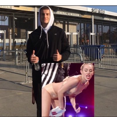 Just a fatty on the come up. Representative of the national Green Party. Downer enthusiast. you call her pattie she calls me daddie #teamfollowback