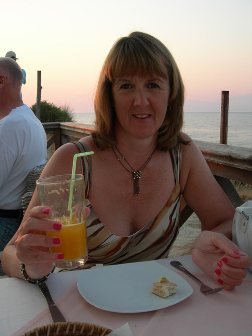 Newly retired mum/wife. With two young adults. Forest fan. Love travel,wine,film,music-live life to the full!