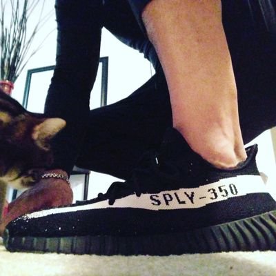 muajilong's profile picture. 