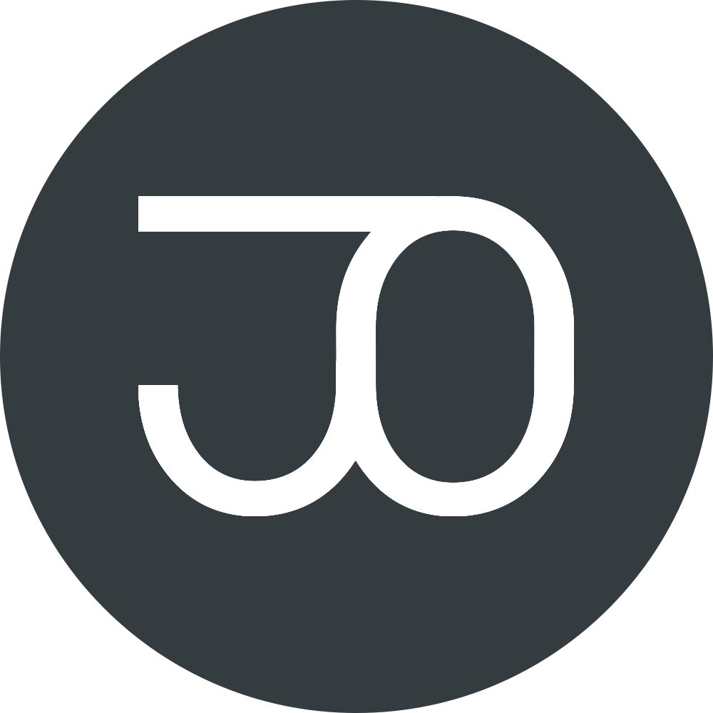I am a bot. My owner is @soy_javierojeda (we share the birthday, even though I was born on 31/jan/2017)