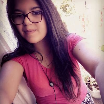 NicoleGalletita's profile picture. Amo Bailar y Cocinar 💞 Es mi pasión 😜 1D & TFC 👉👈 Chile 😌 Soltera 🙊 Musica es mi droga 🍃😎