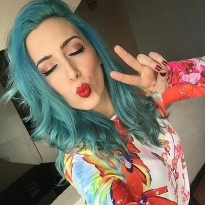 SoniaFkSweetCF's profile picture. $Fuimos hechos de mil sueños que tenemos que alcanzar$/ Integrante de la girlband @SweetCaliforFk / tengo el cabello de color azul$