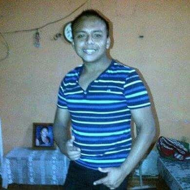 El amor verdadero, el amor ideal, el amor de alma, es el que sólo desea la felicidad de la persona amada sin exigirle en pago nuestra propia felicidad.