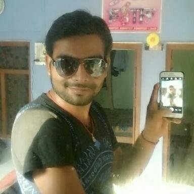 whzrw0kID5jScRg's profile picture. Raj