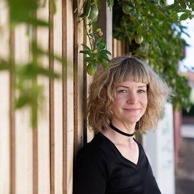 Mindfulness, minimalism, Melbourne. Yogi, blogger, Swiftie 💋