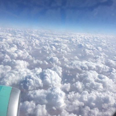 حنا كرام وجيه ونفوسنا عزاز/ وأقدارنا بأمر الولي سيِّرتَنا / نعتاز يوم و يوم نفزع لمعتاز / تومي بنا الدنيا ولا غيرتنا