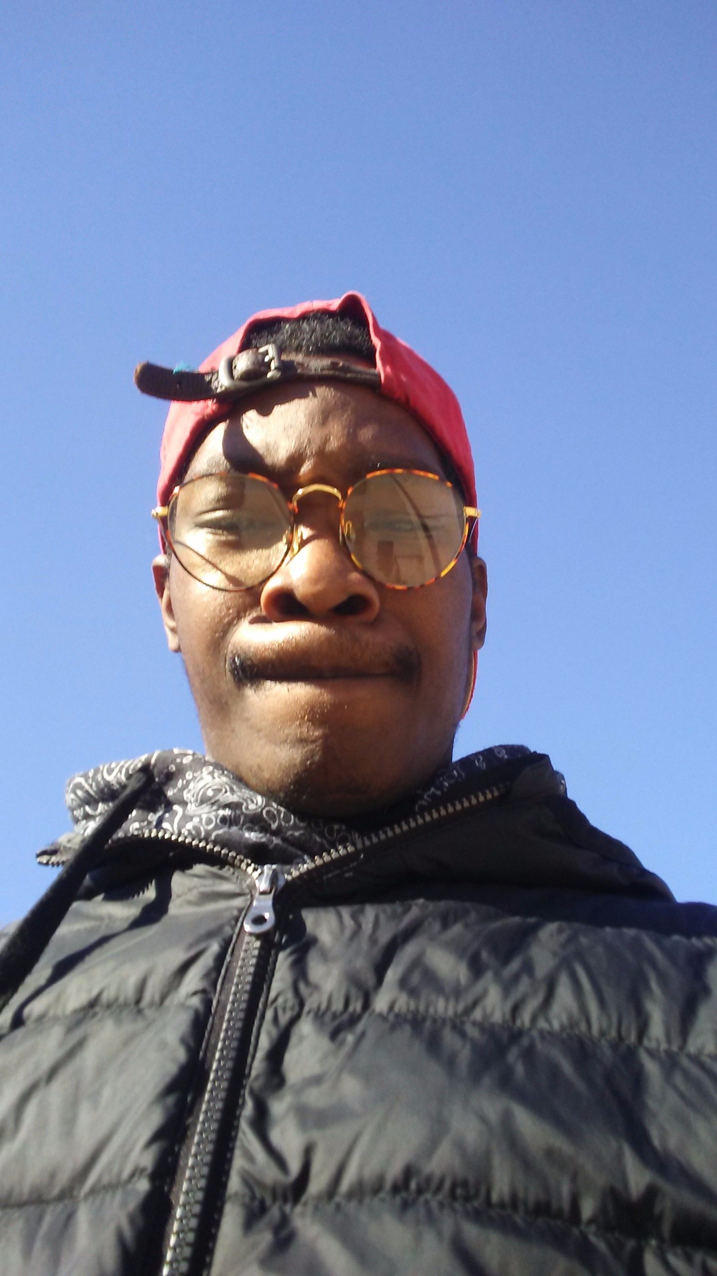 Robert44128883's profile picture. Im just going live my life to da fill Trainer Jade 👑 3.5k:
Alright, cool 😊. We are gonna start with your twitter bio. Go to your twitter bio and put in #Diamx