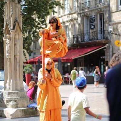 Faudrait peut-être que je songe, du moins que je commence à songer, à trouver un truc bien, à marquer!...