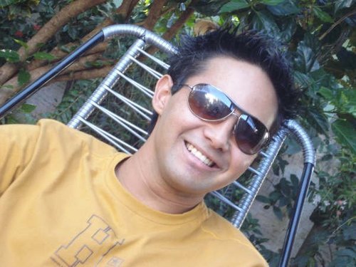 yoshi_uemura's profile picture. 