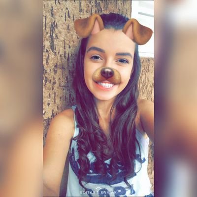 Nem pense em olhar pra trás, o passado não é seu lugar, você não perdeu nada lá. É pra frente que se anda.👣