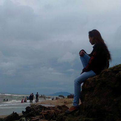 Orang yang diam belum tentu dia gak tau, orang yang tau belum tentu dia peduli, orang yang peduli belum tentu dia tulus.