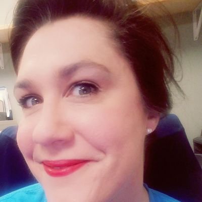 Sweet Briar College Alumna, writer, artist, supporter of all things Red Sox, LFC, Veterans, Okstate, and a worker bee...I support otters...puppies...